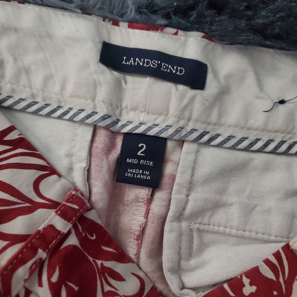 Lands' End midrise floral bermudas 2 - Picture 3 of 8